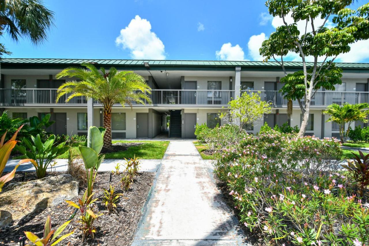 Sarasota Cay Club #612 - Heated Pool, Bunk Beds, Huge Tv, Tiki Bar, More! South Bradenton Esterno foto