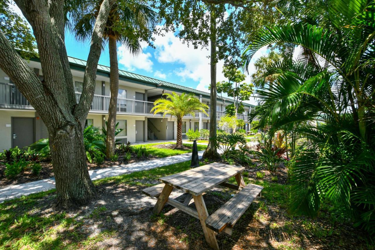 Sarasota Cay Club #612 - Heated Pool, Bunk Beds, Huge Tv, Tiki Bar, More! South Bradenton Esterno foto